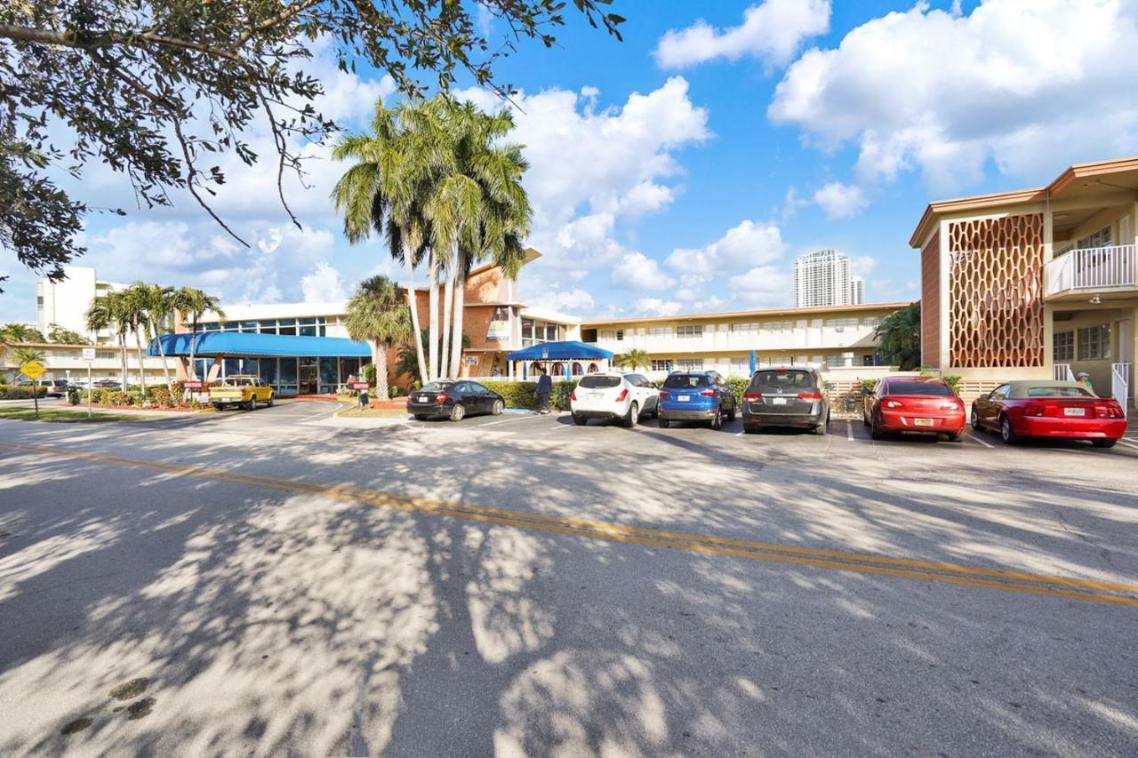Hallandale Gulfstream Pool Walk To The Beach Hallandale Beach Exterior foto